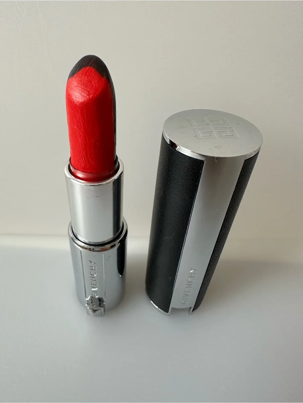 AUTHENTIC GIVENCHY Le Rouge Sculpt Two Tone Red Black 01 Lipstick